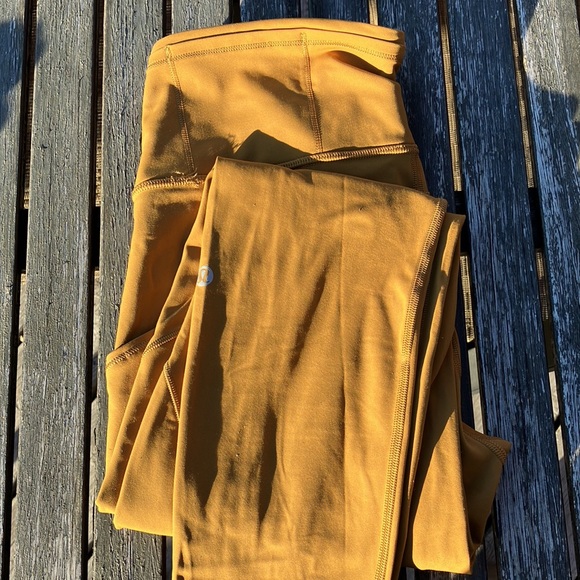 Lululemon Fast and Free leggings - Picture 6 of 10